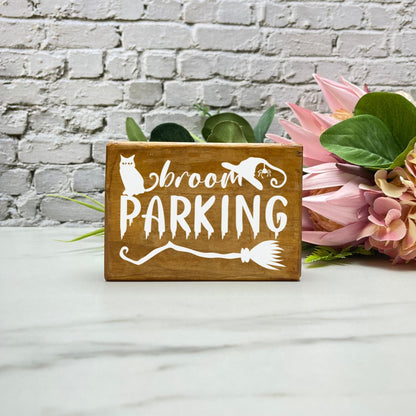 Broom parking Sign, Halloween Wood Sign, Halloween Home Decor, Spooky Decor