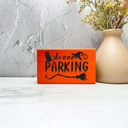 Broom parking Sign, Halloween Wood Sign, Halloween Home Decor, Spooky Decor