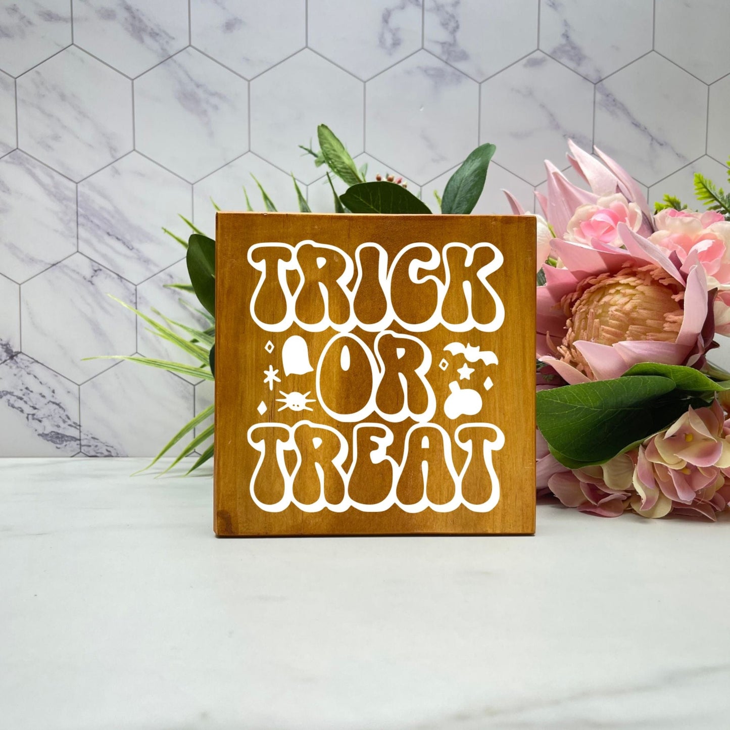 Trick or treat Wood Sign, Halloween Wood Sign, Halloween Home Decor, Spooky Decor