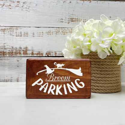 Broom parking Sign, Halloween Wood Sign, Halloween Home Decor, Spooky Decor