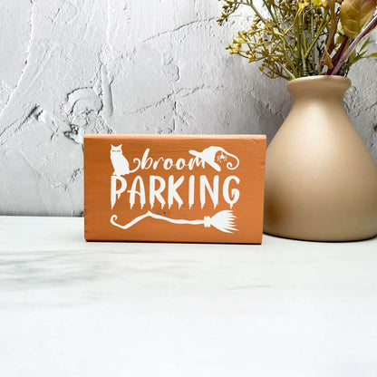 Broom parking Sign, Halloween Wood Sign, Halloween Home Decor, Spooky Decor