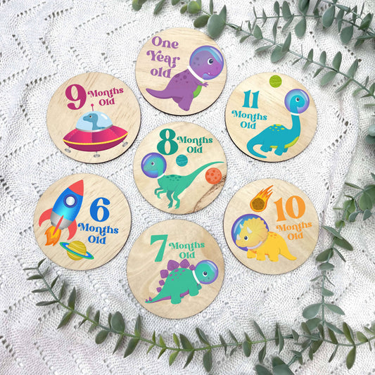 Dinosaurs newborn milestone discs, baby milestones, Dinosaurs, cute dinosaurs, space dinos